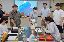 巫奇勳老師前往高雄中正高中分享兩棲類動物學的研究入門圖片